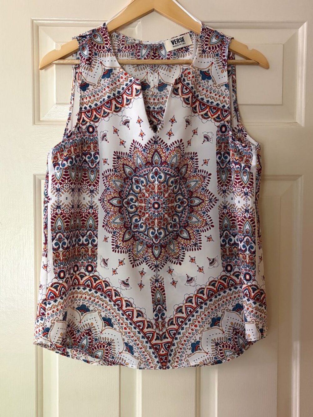 Verse Jory Medallion Print Split Neck Top Size Medium